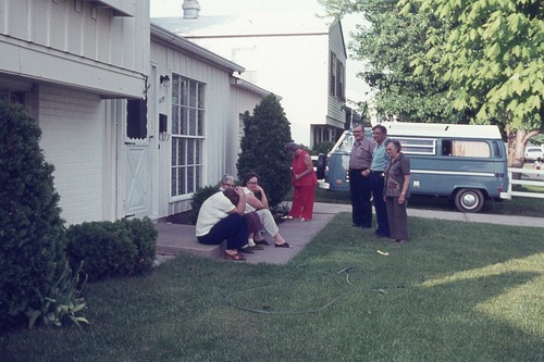 People front lawn vw - front, lawn,